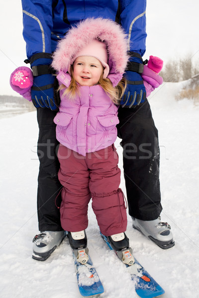 Wenig Skifahrer Porträt cute Mädchen tragen Stock foto © pressmaster