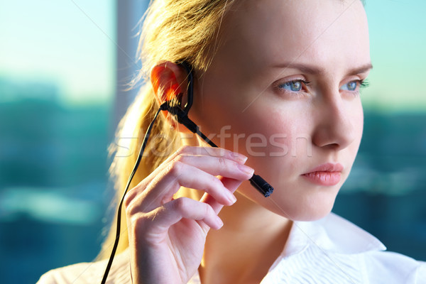 Representante primer plano mujer bonita auricular negocios Foto stock © pressmaster
