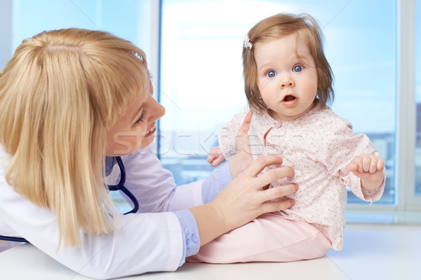 兒科醫師 病人 肖像 關心 嬰兒 商業照片 © pressmaster
