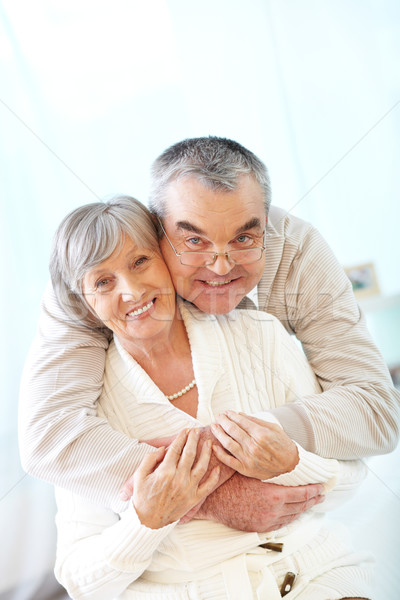 Afetuoso retrato feliz casal de idosos olhando Foto stock © pressmaster