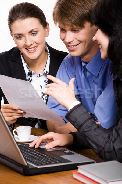 Demostración dos negocios mujeres proyecto sonrisa Foto stock © pressmaster