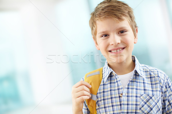 école élémentaire portrait écolier sac à dos regarder [[stock_photo]] © pressmaster