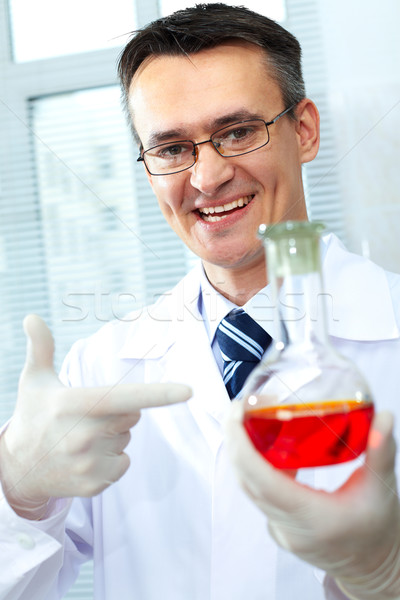 商業照片: 化學家 · 醫藥 · 肖像 · 瓶 · 實驗室 · 化學