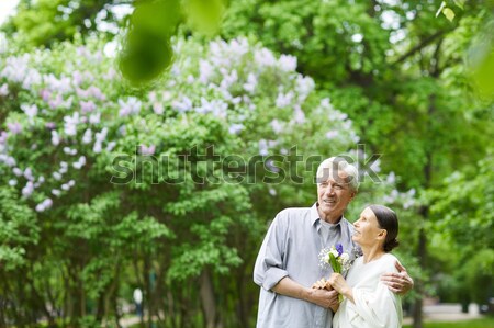 Heureux couple photo couple de personnes âgées temps libre automne [[stock_photo]] © pressmaster