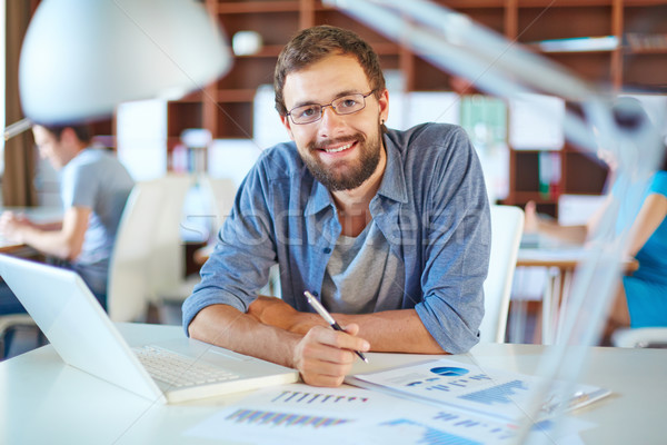 Stock foto: Erfolgreich · Geschäftsmann · gut · aussehend · arbeiten · Büro