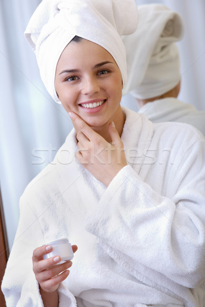 Derűs szépség mosolygó nő fürdőköpeny törölköző szépségipari termékek Stock fotó © pressmaster