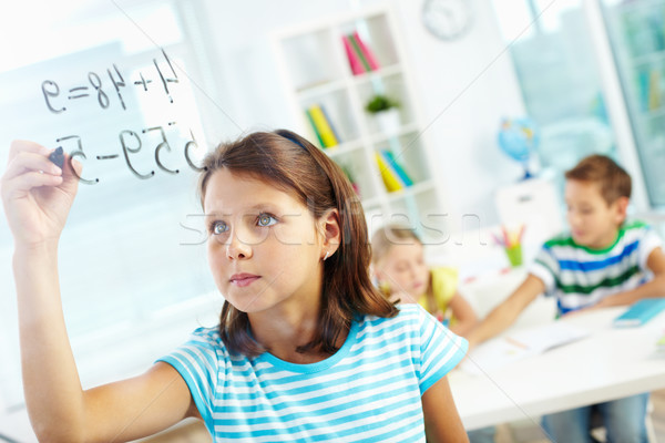 Portret dziewczyna przezroczysty pokładzie edukacji piśmie Zdjęcia stock © pressmaster