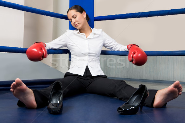 Fatigue portrait fatigué femme d'affaires gants de boxe dormir Photo stock © pressmaster