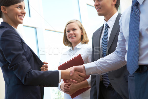 Affrontare immagine business partner stretta di mano firma nuovo Foto d'archivio © pressmaster