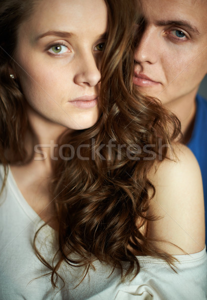 Amoureuse couple jeune homme femme regarder caméra [[stock_photo]] © pressmaster