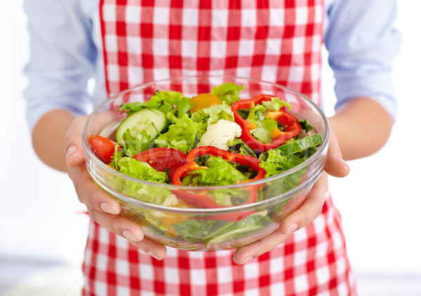 Bajo caloría alimentos primer plano verduras frescas ensaladera Foto stock © pressmaster