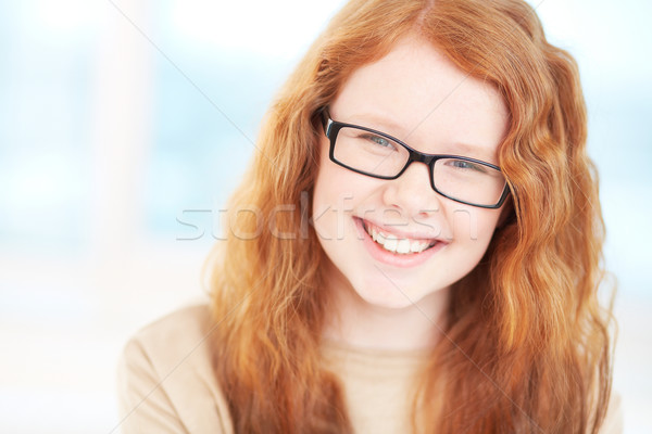 Foto d'archivio: Buonumore · guardando · fotocamera · sorriso