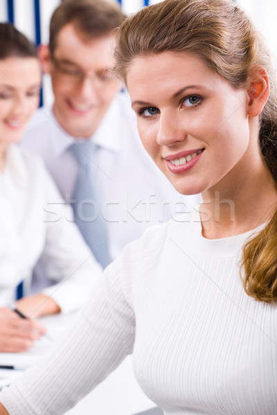 Odpowiedzialny portret kobiety kobieta przyjazny uśmiech pracy Zdjęcia stock © pressmaster