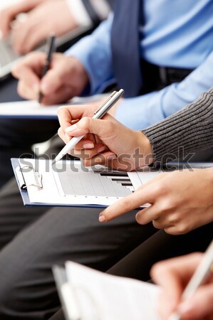 Scris jos notiţe uman mâini Imagine de stoc © pressmaster