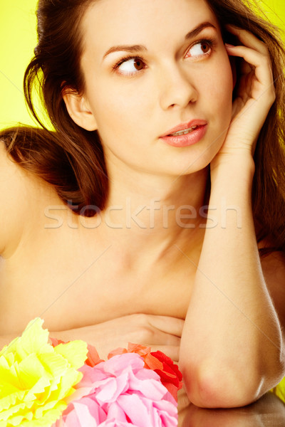 Luksusowy kobieta przepiękny młoda kobieta ciemne włosy kwiat Zdjęcia stock © pressmaster