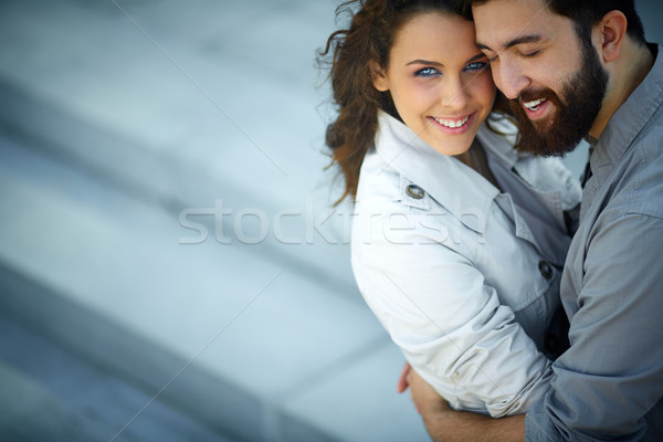 Közelség kép boldog nő néz kamera Stock fotó © pressmaster