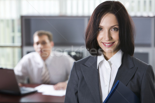 Jóvenes aprendiz retrato diligente mujer de negocios azul Foto stock © pressmaster