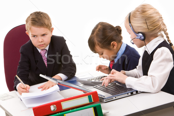 Eligazítás fotó elfoglalt lányok dolgozik megbeszélés Stock fotó © pressmaster