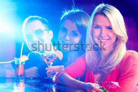 Lány martini portré boldog barátnők tart Stock fotó © pressmaster