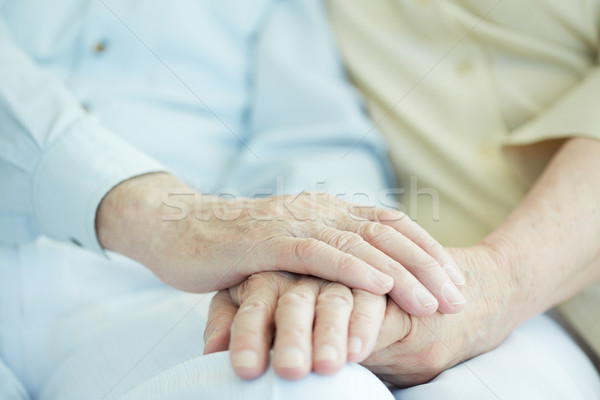 Mãos senior masculino mão Foto stock © pressmaster