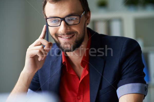 Sprechen Telefon gut aussehend Geschäftsmann Beratung Kunden Stock foto © pressmaster