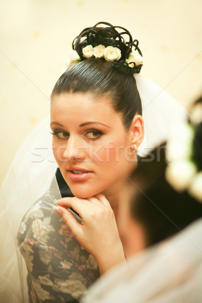 Sposa ritratto indossare velo cerimonia di nozze toccare Foto d'archivio © pressmaster