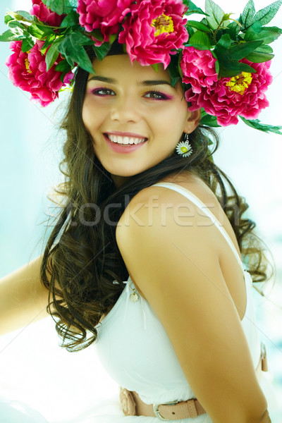Stock foto: Glücklich · weiblichen · schöne · Frau · floral · schauen · Kamera