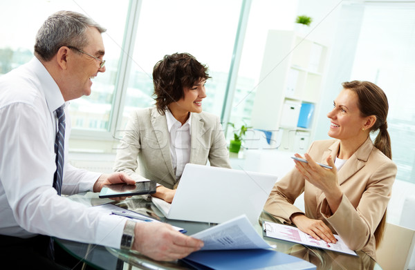 Foto stock: Feminino · líder · falante · grupo · de · trabalho · novo · rentável