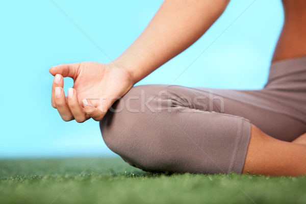 Tranquilidad primer plano femenino palma ejercicio yoga Foto stock © pressmaster