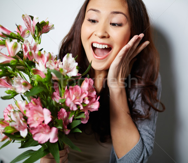 Bouquet Überraschung Porträt ekstatischen Frau Haufen Stock foto © pressmaster
