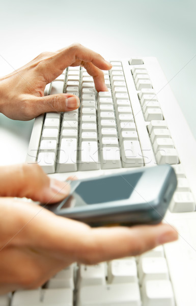 Foto stock: Técnica · primer · plano · femenino · manos · teclado