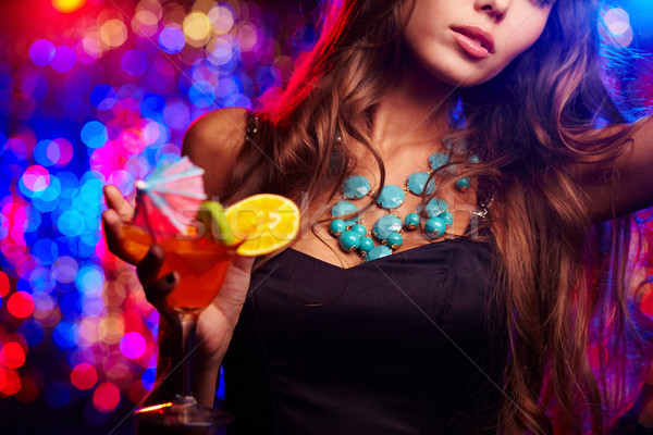 Clubbing nina joven discoteca fiesta vidrio Foto stock © pressmaster
