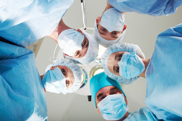Vedere medici pacient operatie lampă tavan Imagine de stoc © pressmaster