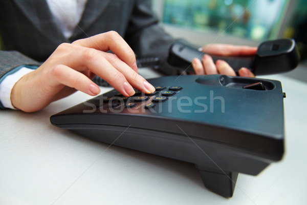 Stockfoto: Roepen · vrouwelijke · hand · telefoon · business