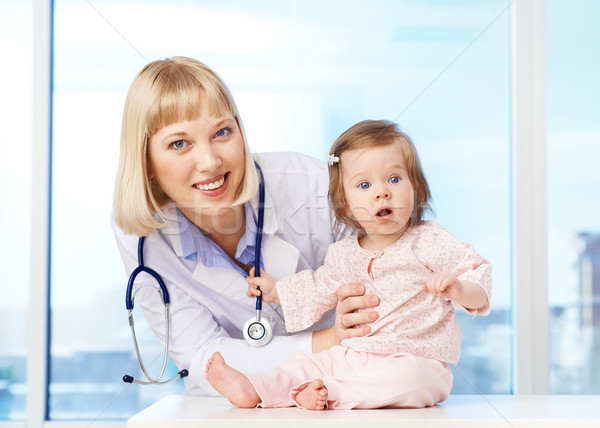 Pediatra bebê retrato cuidar hospital Foto stock © pressmaster