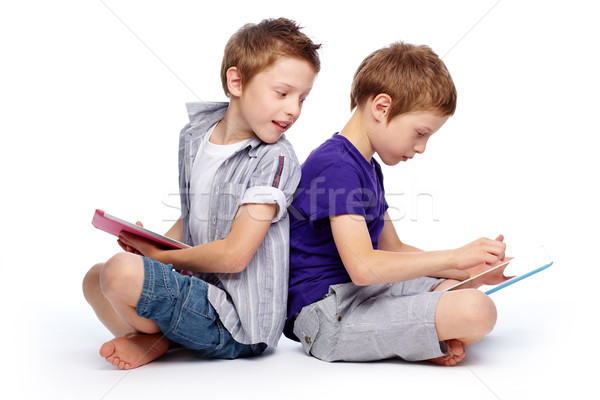 Stock foto: Kinder · Jungen · Sitzung · zurück · digitalen · Tech