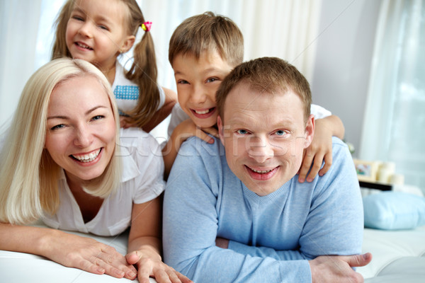 Stockfoto: Home · portret · gelukkig · gezin · vier · vrouw