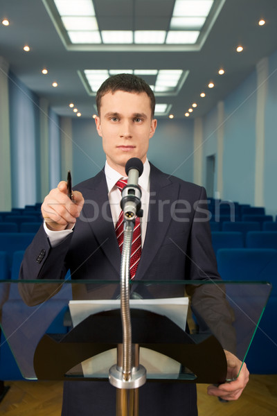 Előadó portré sorok mögött konferencia előcsarnok Stock fotó © pressmaster