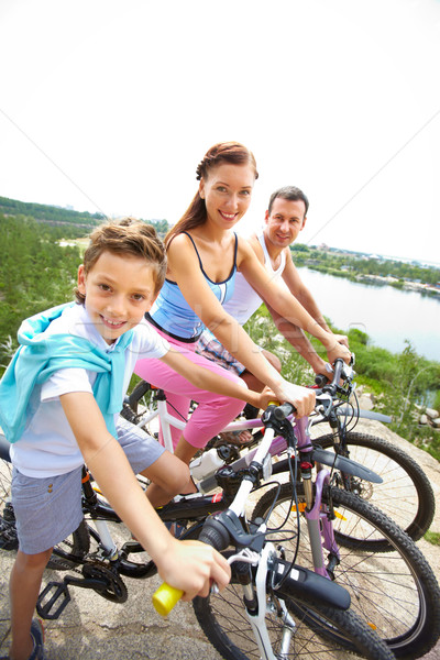 Foto d'archivio: Suono · ritratto · di · famiglia · famiglia · felice · equitazione · bikes · estate