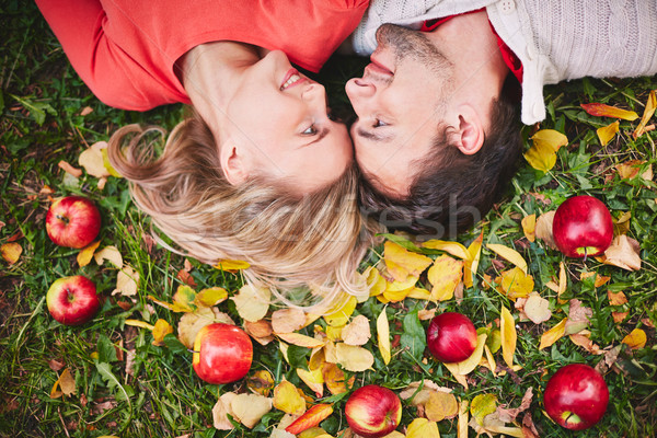 Foto stock: Otono · romance · feliz · maduro · manzanas