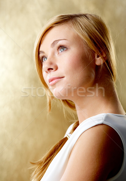 Eleganta portret destul de fată uita zâmbet Imagine de stoc © pressmaster