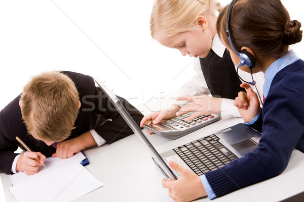 Emploi photo occupés enfants travail réunion Photo stock © pressmaster