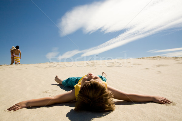 Verano placer imagen nino arena cielo azul Foto stock © pressmaster