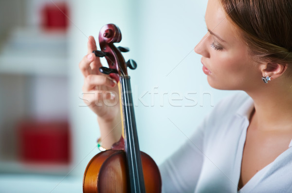 Stock foto: Mädchen · Violine · Porträt · jungen · weiblichen · Tuning