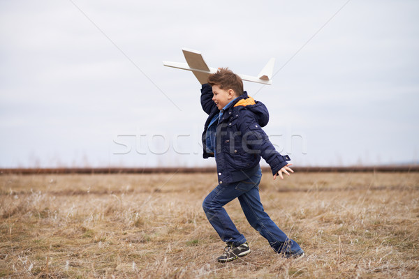 Foto stock: Nino · juguete · foto · feliz · nino · jugando