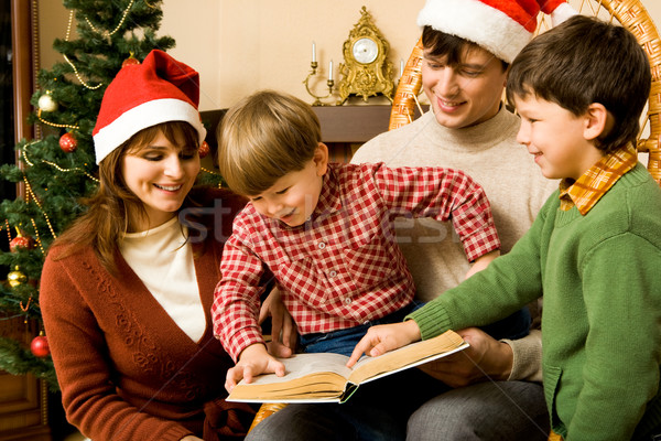 Home lezing afbeelding familie fairy samen Stockfoto © pressmaster