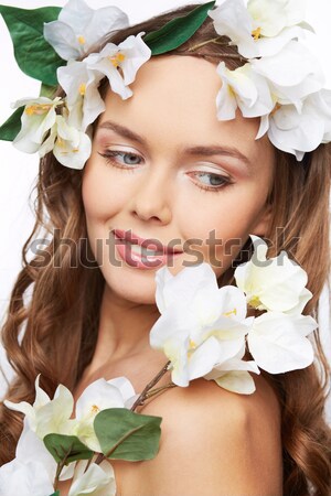 Princesa flores mulher jovem floral coroa Foto stock © pressmaster