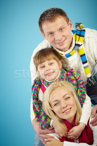 Foto stock: Familia · feliz · feliz · padres · hija · mirando · cámara