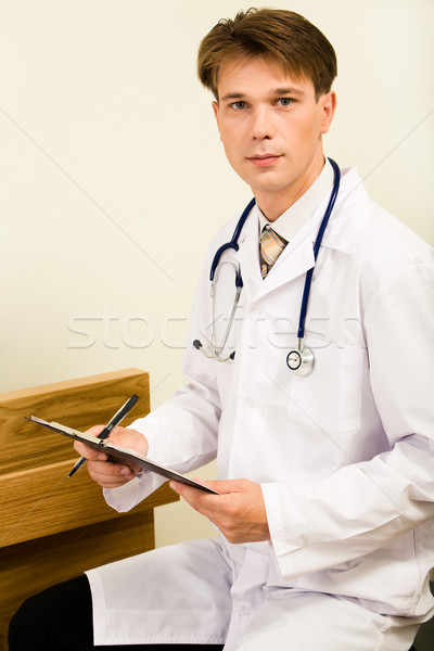 Photo stock: Sérieux · médecin · portrait · stéthoscope · épaule · regarder