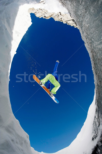 Ugrás alatt kilátás extrém snowbordos fedett Stock fotó © pressmaster